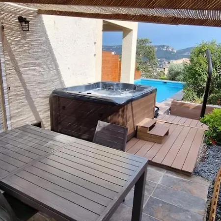 Rêves de vie, appartement vue mer, piscine non chauffée et spa privatifs Cassis Esterno foto
